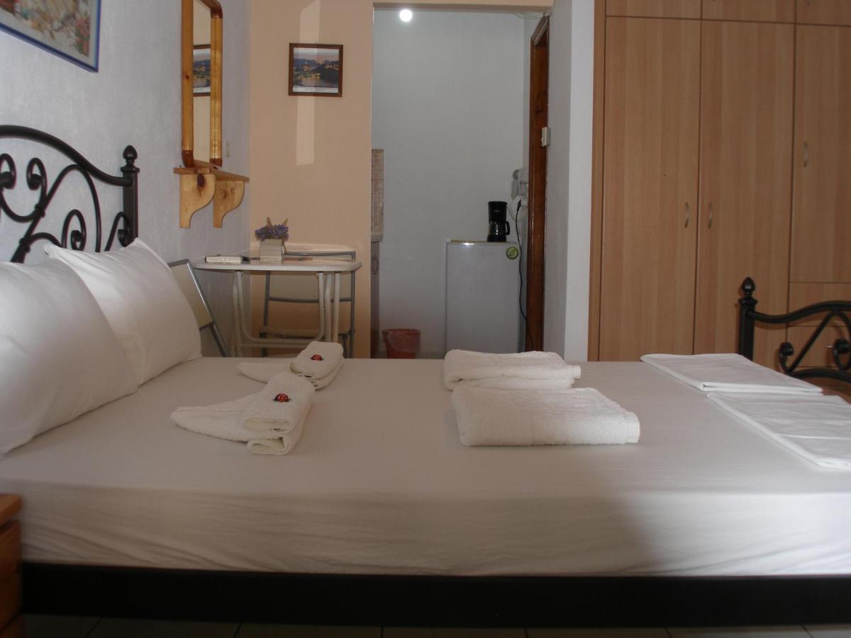 Efi Apartments Myrina Extérieur photo